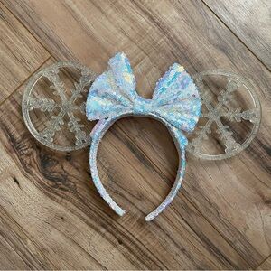Disney Snowflake Minnie Mouse Ears - BoxLunch Exclusive Disneyland Holiday
